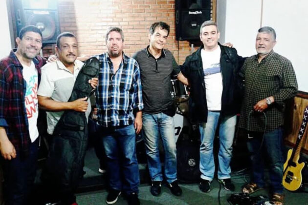 Ledinilson da Jussara com a Banda Sinal de Alerta